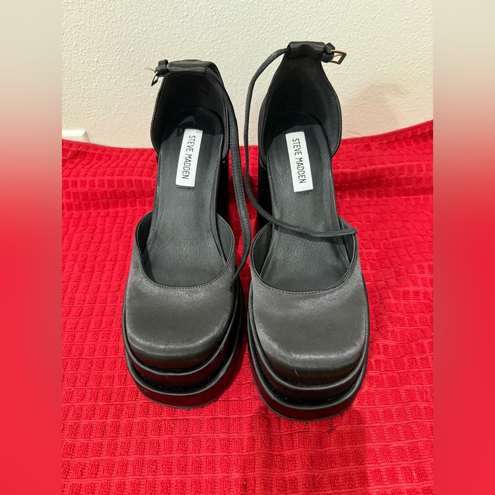 Steve Madden Black Platform Shoes